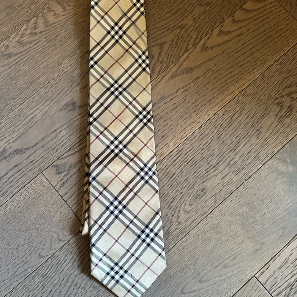 Sold!
Burberry Cream and Black Check silk Tie